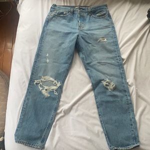 Levi’s wedgie fit straight leg distressed denim